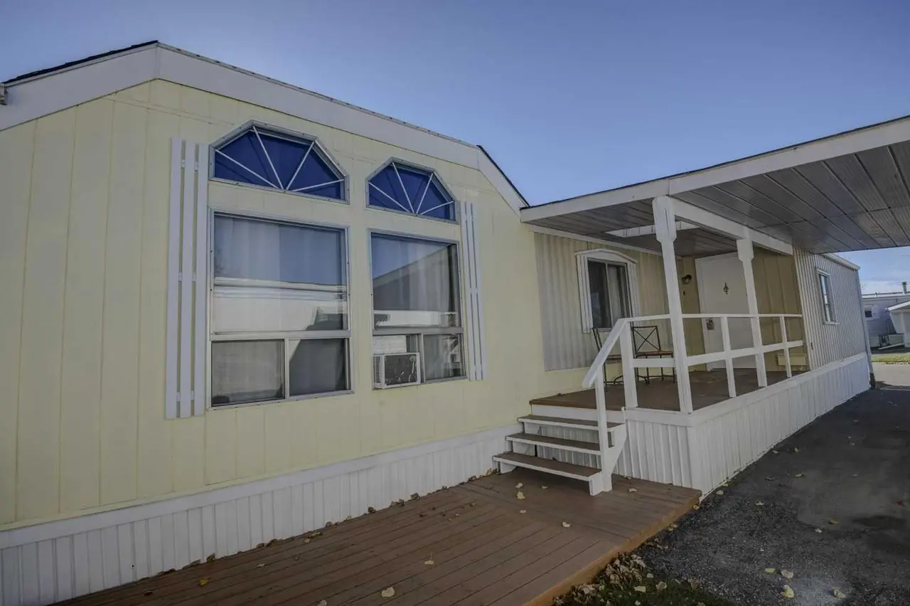 71, 99 Arbour Lake Road NW
