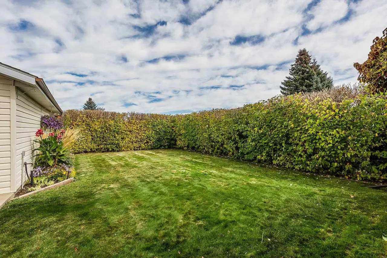 46 Ross Haven Place SE