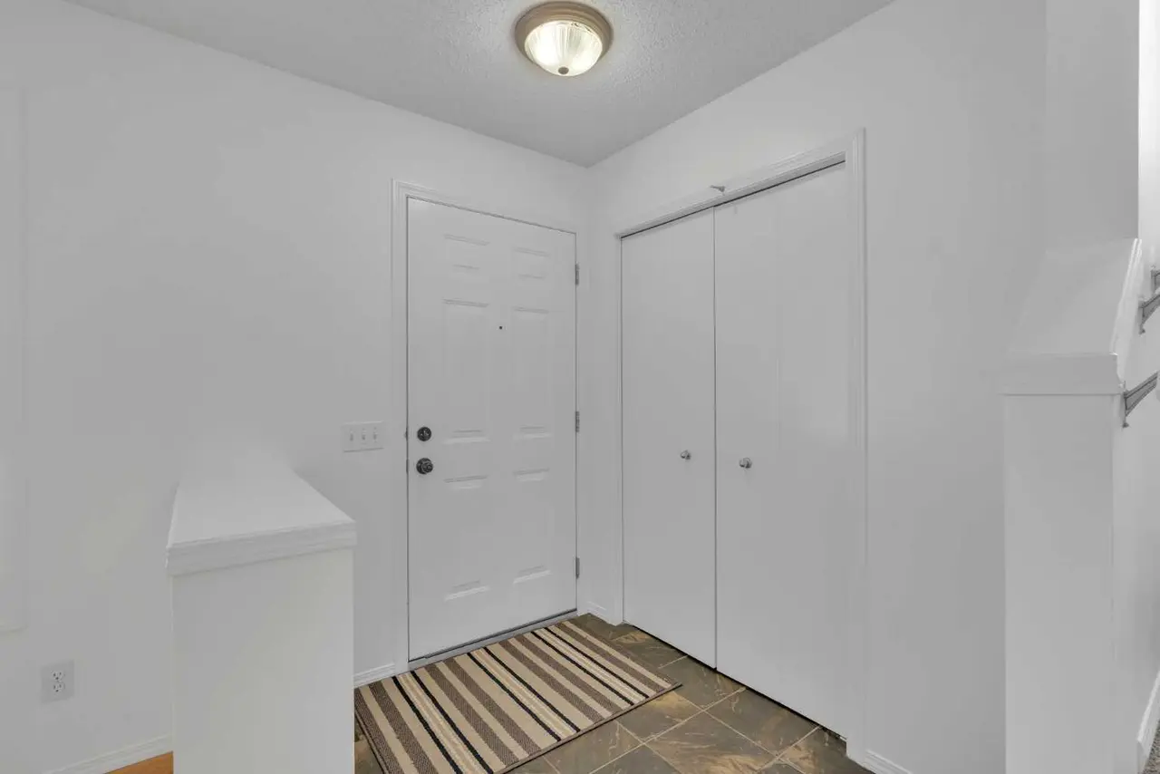 60 Tuscany Court NW