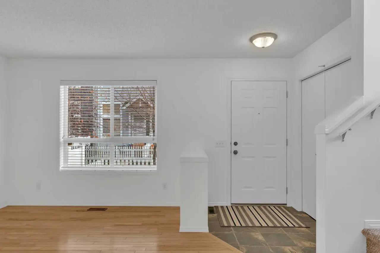60 Tuscany Court NW