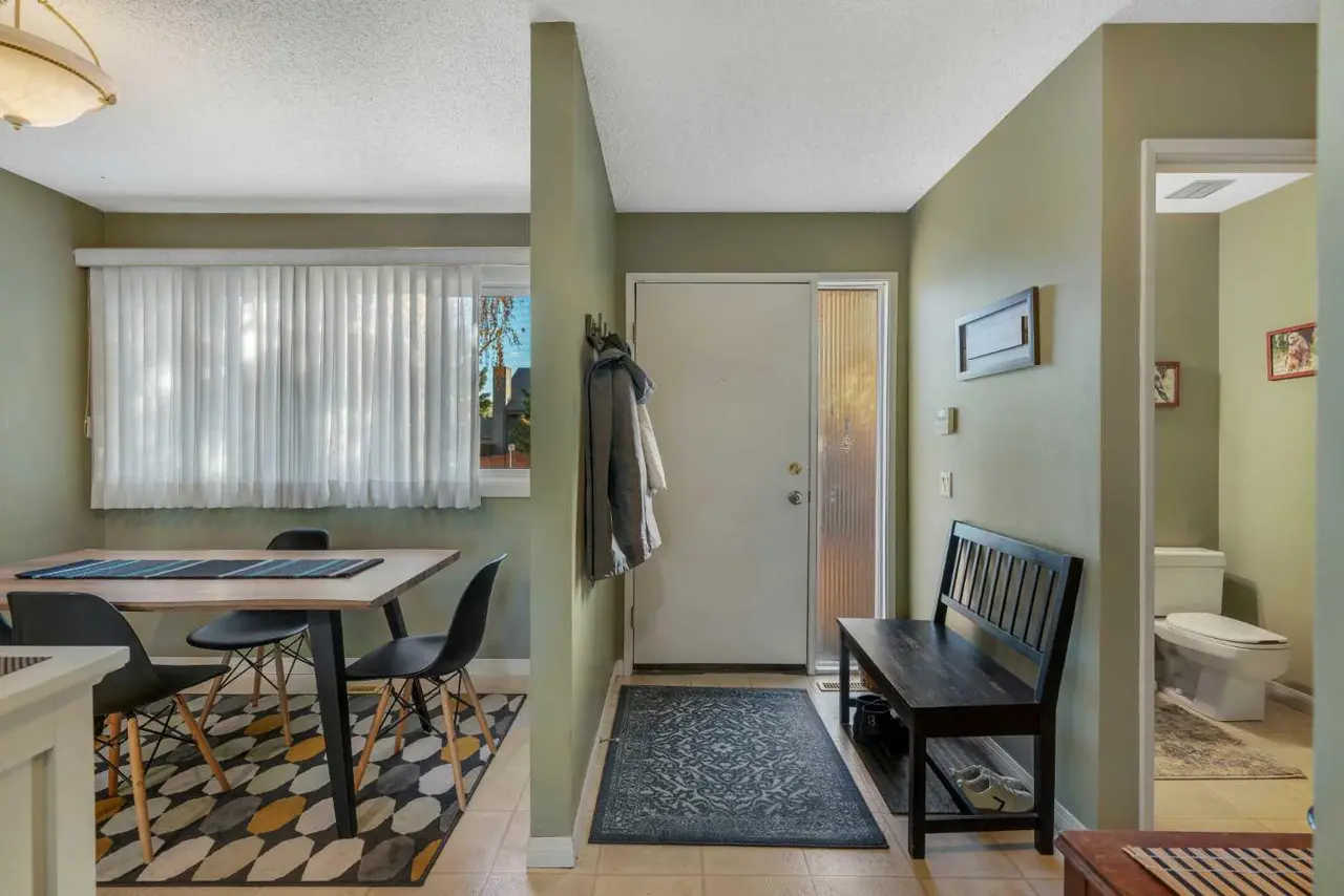 92, 2300 Oakmoor Drive SW