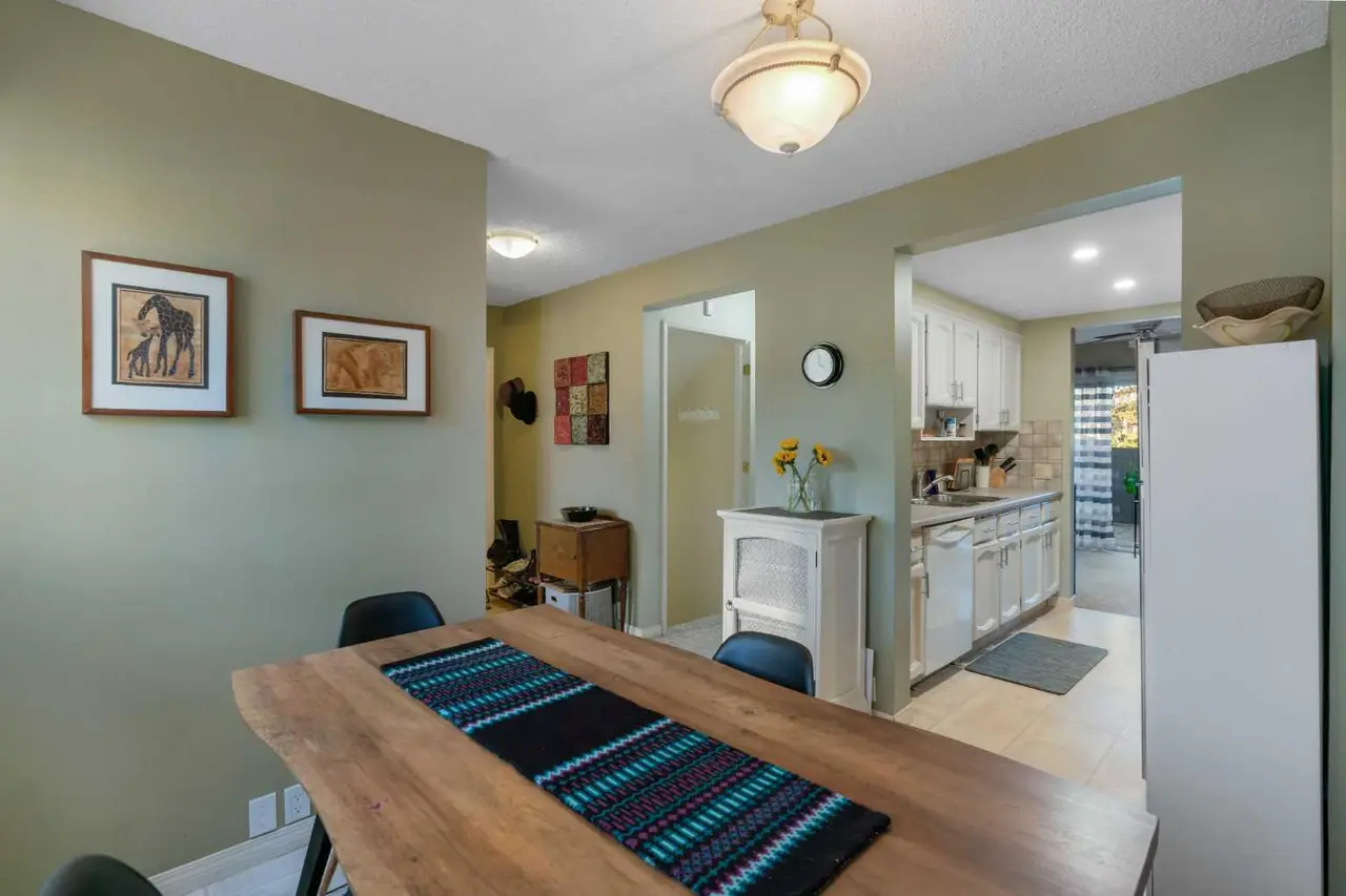92, 2300 Oakmoor Drive SW