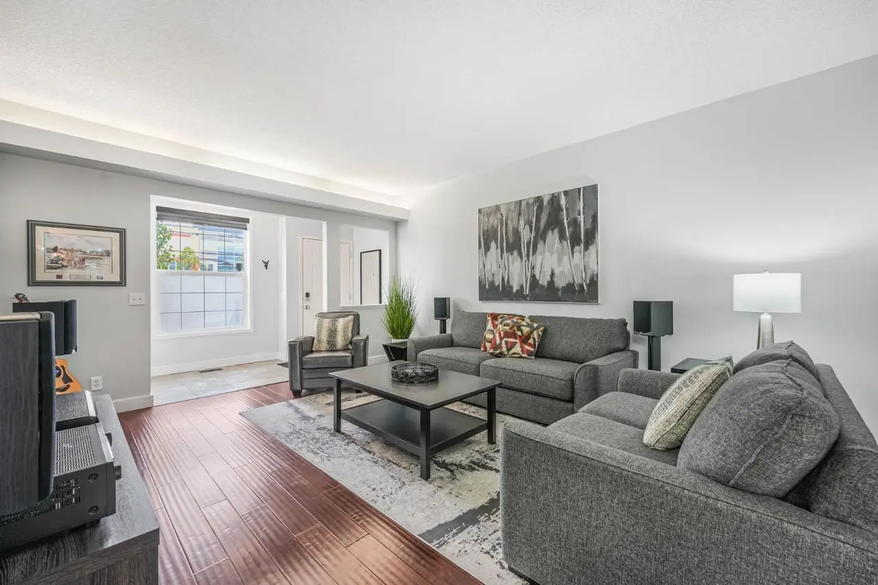 23, 29 Springborough Boulevard SW