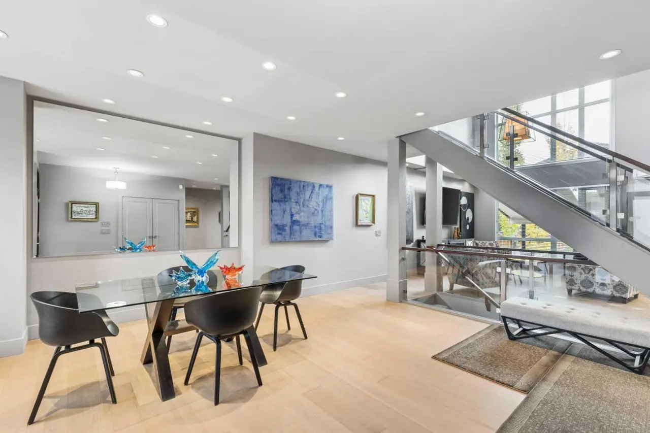 18 West Point Mews SW