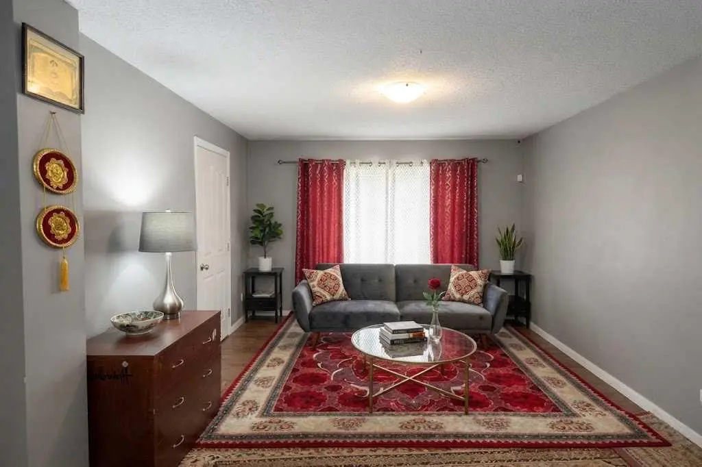 379 Falmere Road NE