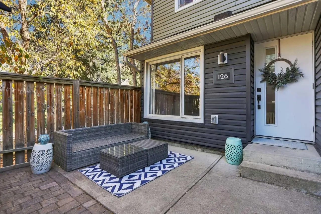 126, 33 Glamis Green SW
