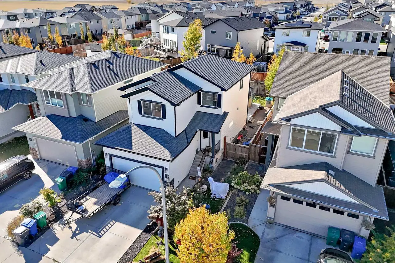 477 Moonlight Way W