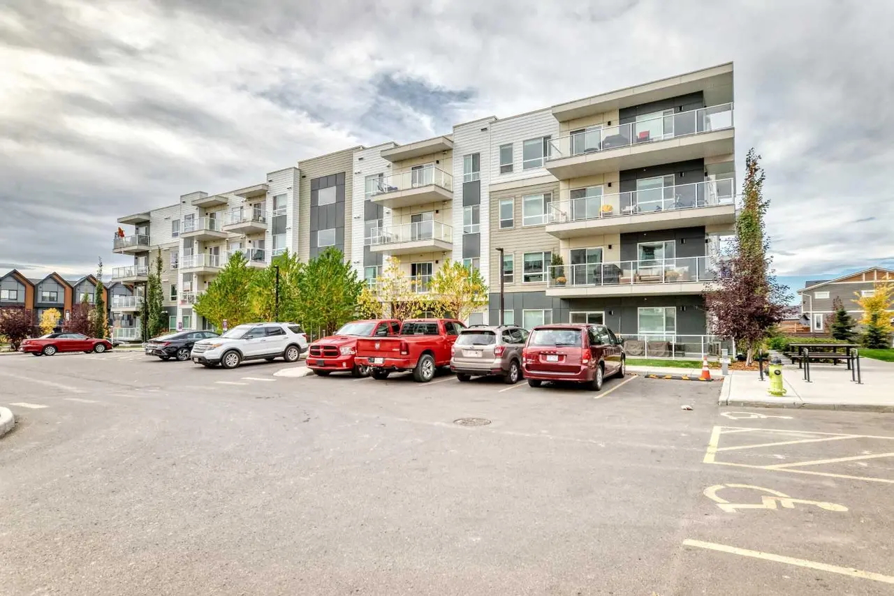 3301, 220 Seton Grove SE