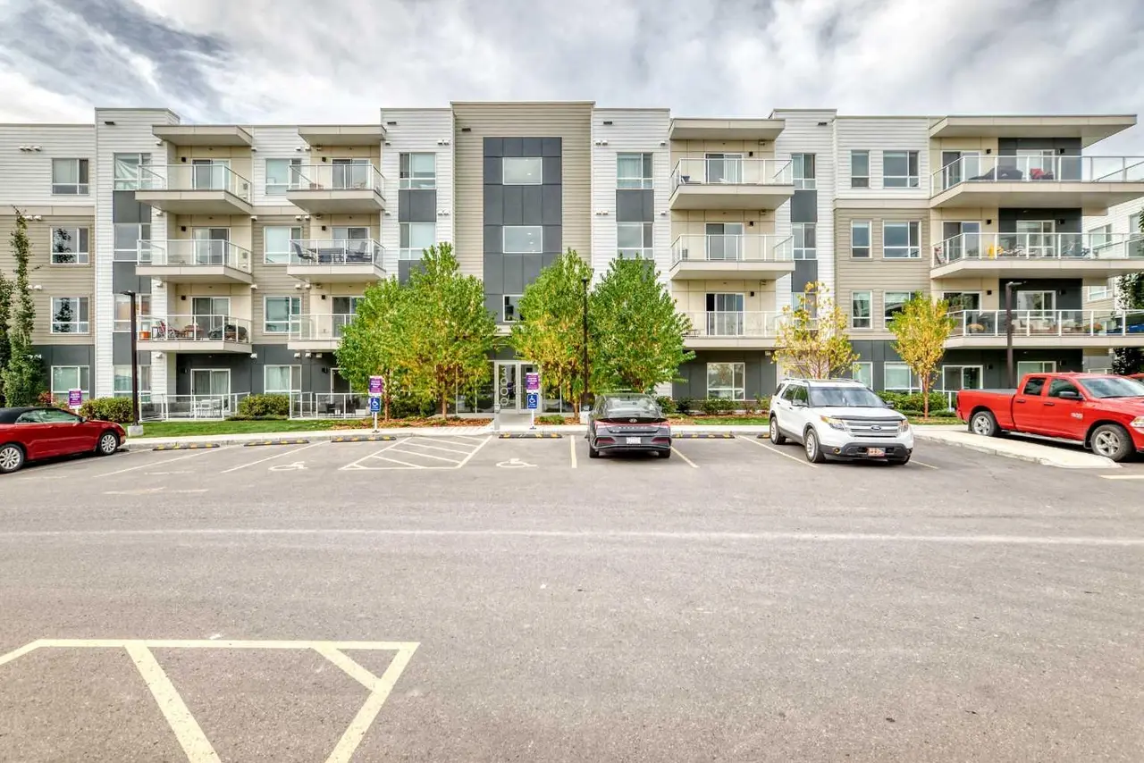 3301, 220 Seton Grove SE