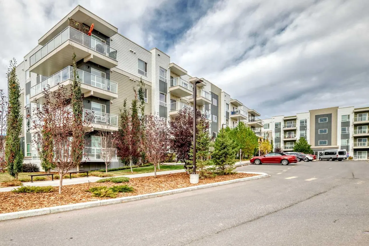 3301, 220 Seton Grove SE