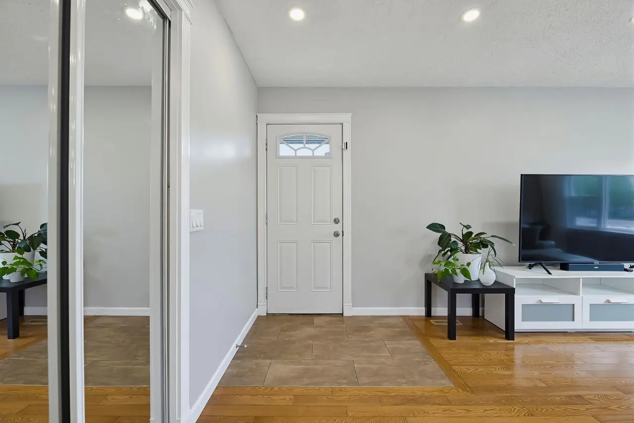 1303 Penedo Crescent SE
