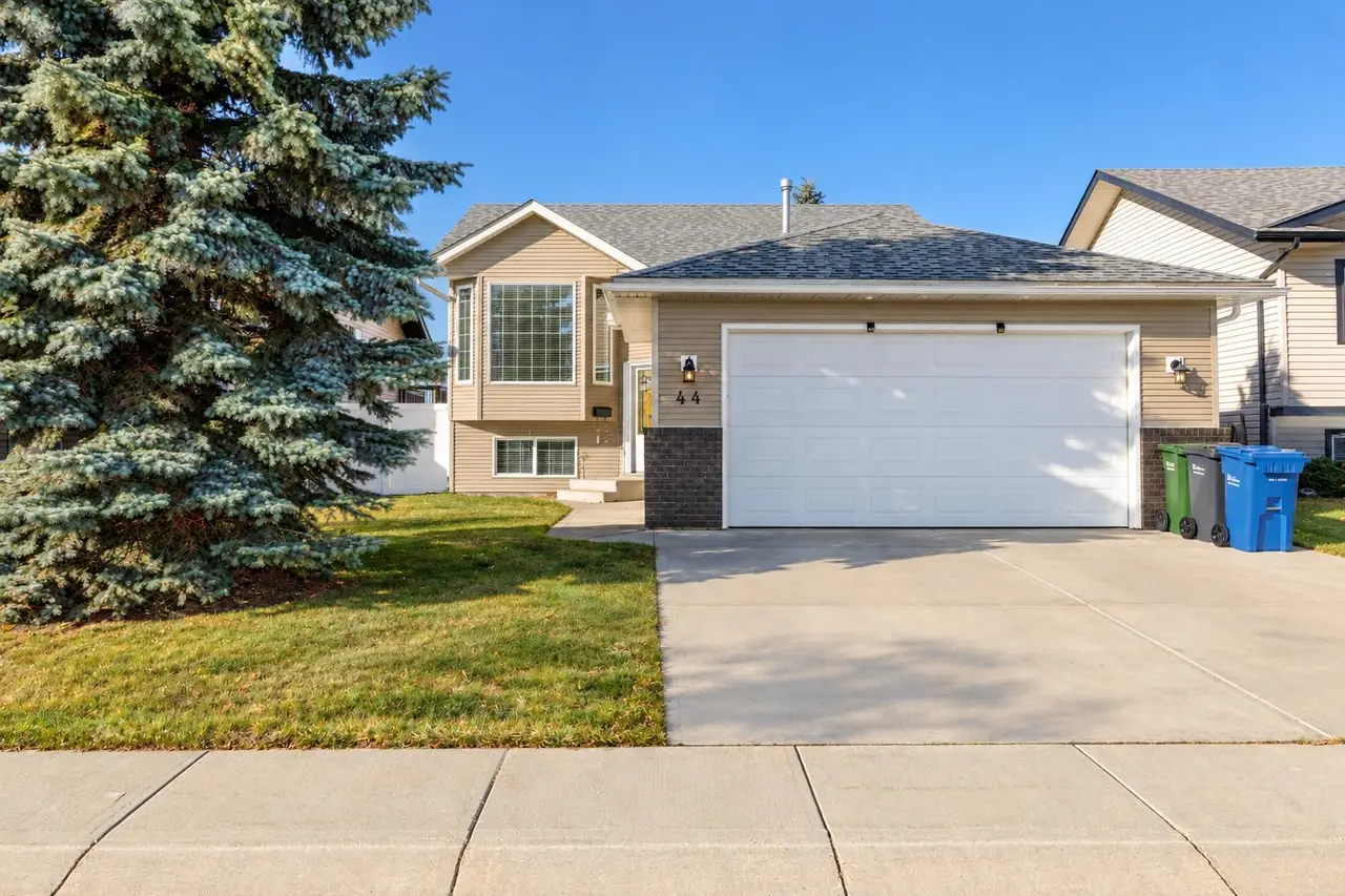 44 Isaacson Crescent 
