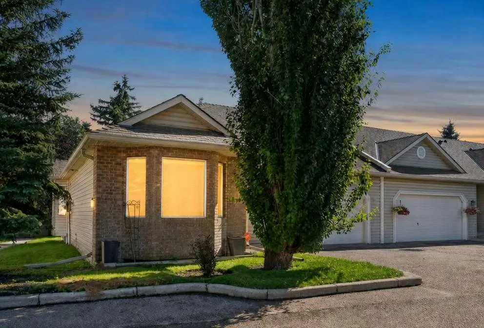 113 Mt Douglas Villas SE