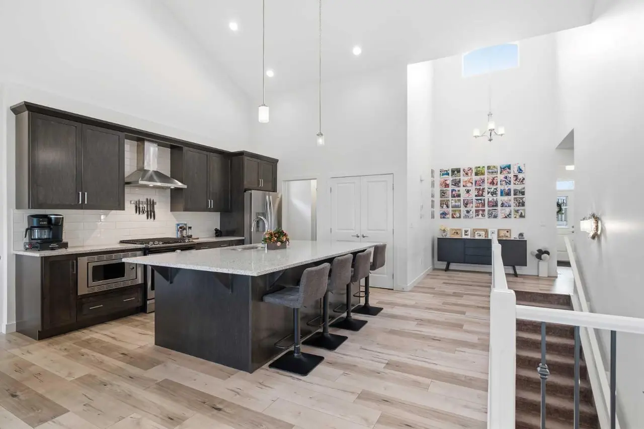 1323 Bayside Drive SW