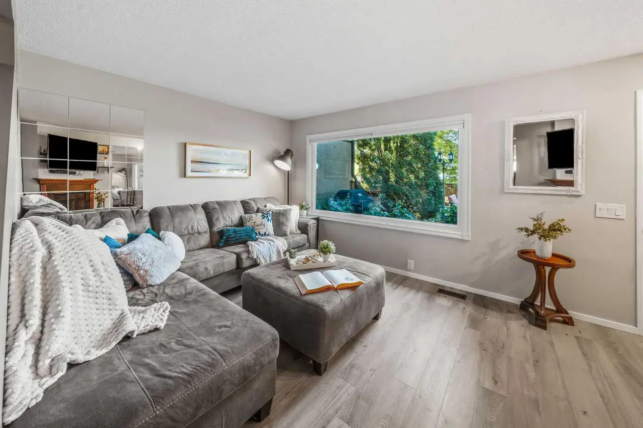 54, 1845 Lysander Crescent SE