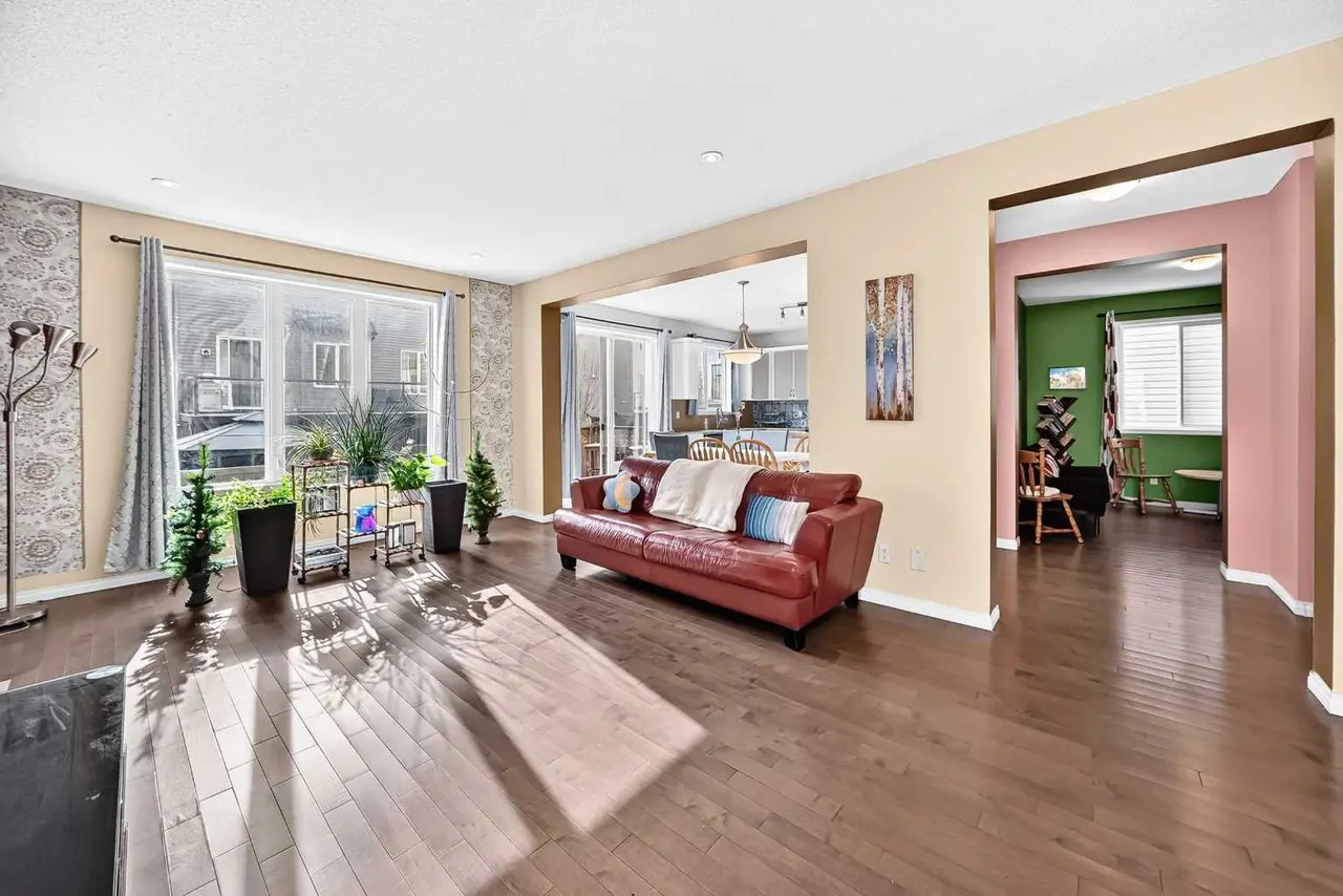 138 Windwood Grove SW  