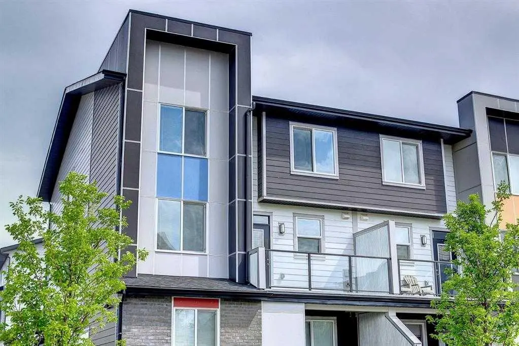 203, 245 Redstone  NE