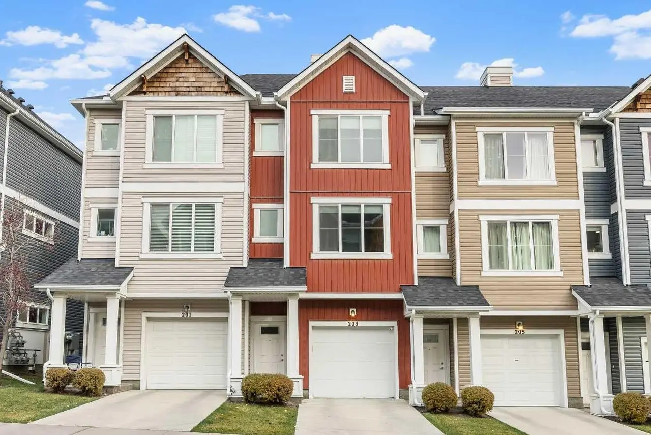 203, 355 Nolancrest Heights NW