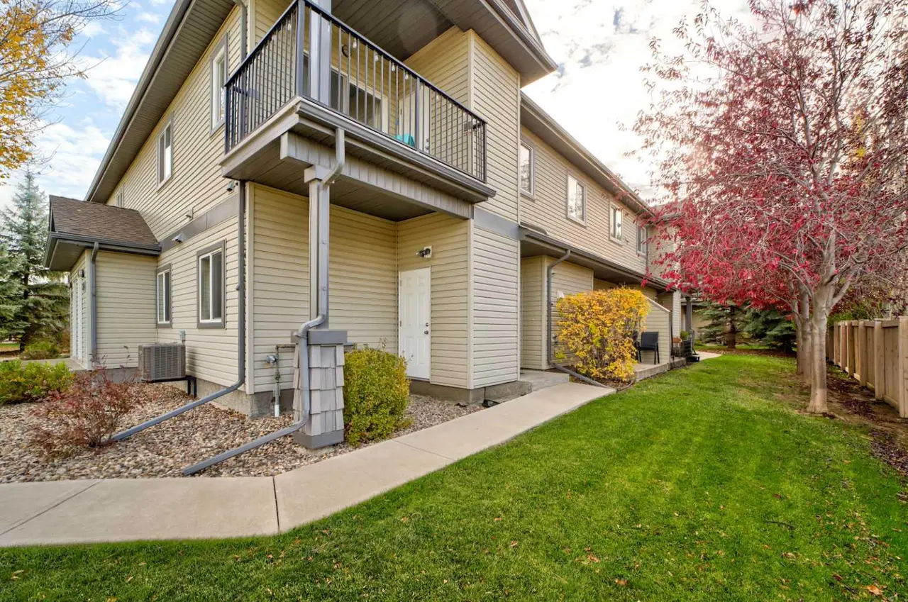 4, 125 Silkstone Road W