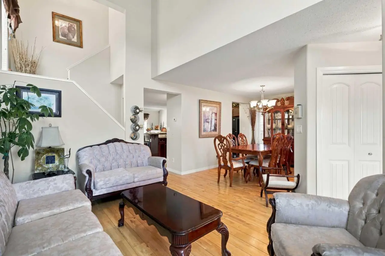 72 Oak Drive 