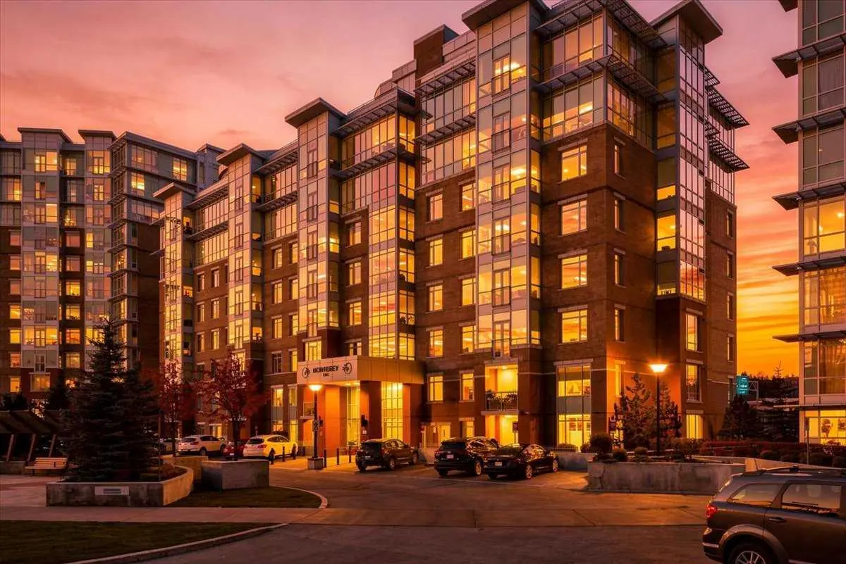 502, 24 Varsity Estates Circle NW