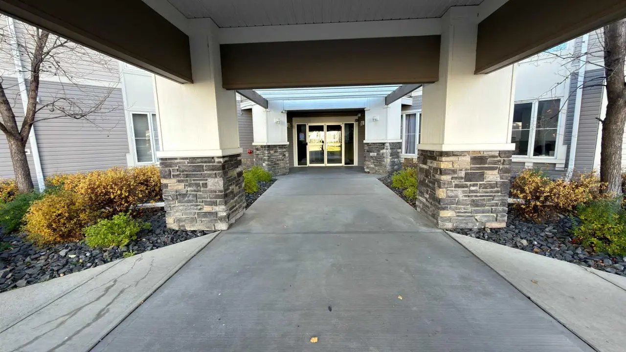 2303, 333 Taravista Drive NE