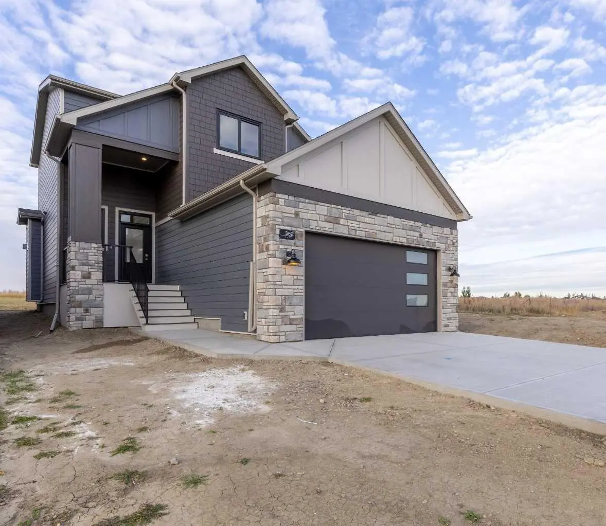 382 Canyon Meadows Road W