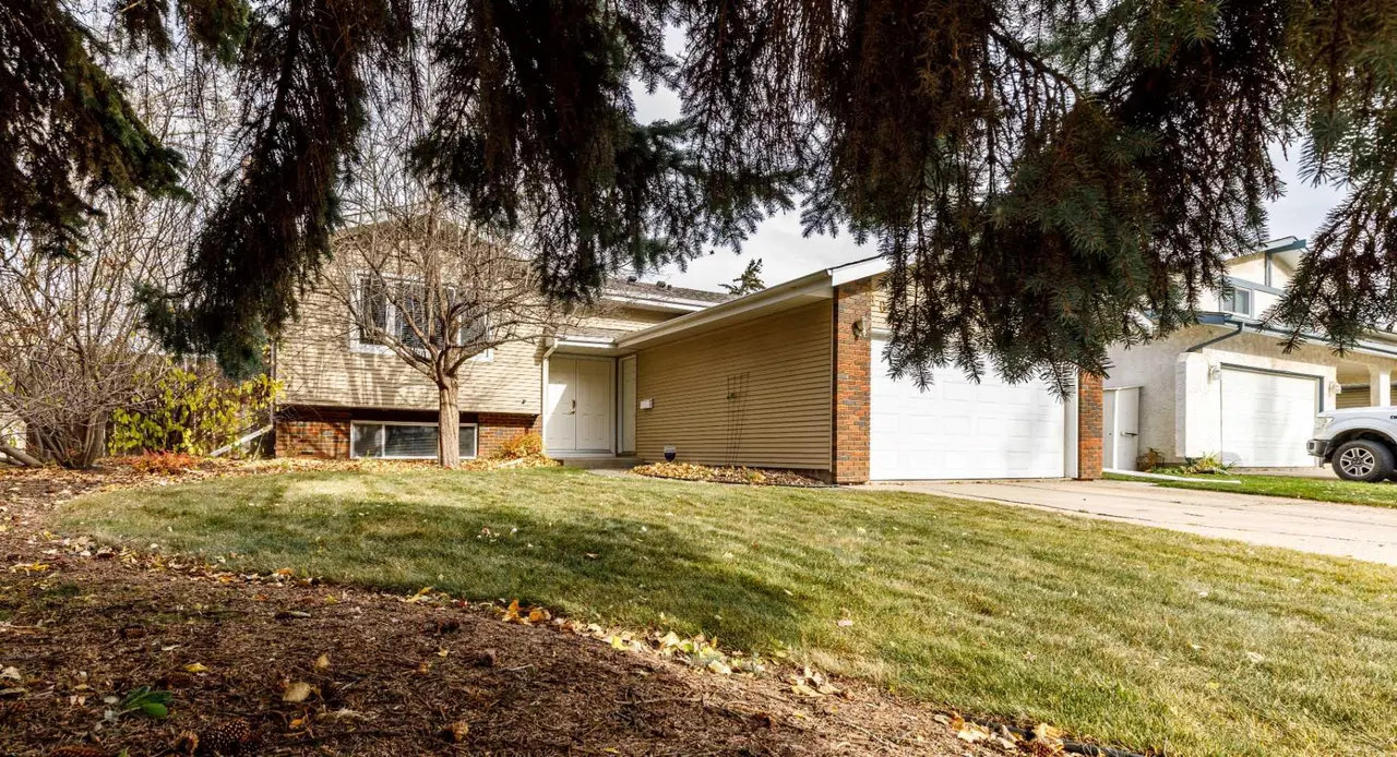 102 Welton Crescent 