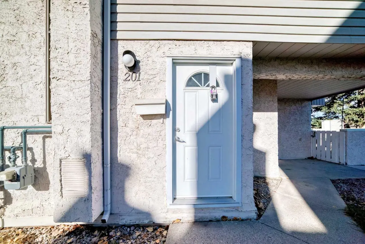 201, 3500 Varsity Drive NW