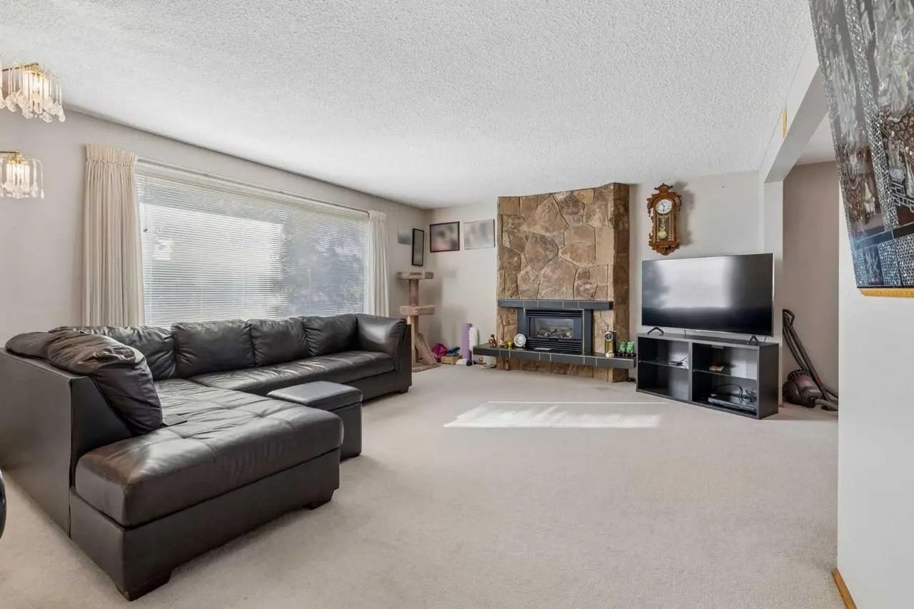 5128 Rundlehorn Drive NE