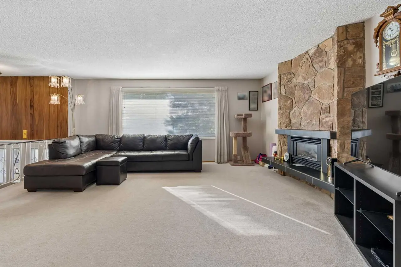5128 Rundlehorn Drive NE