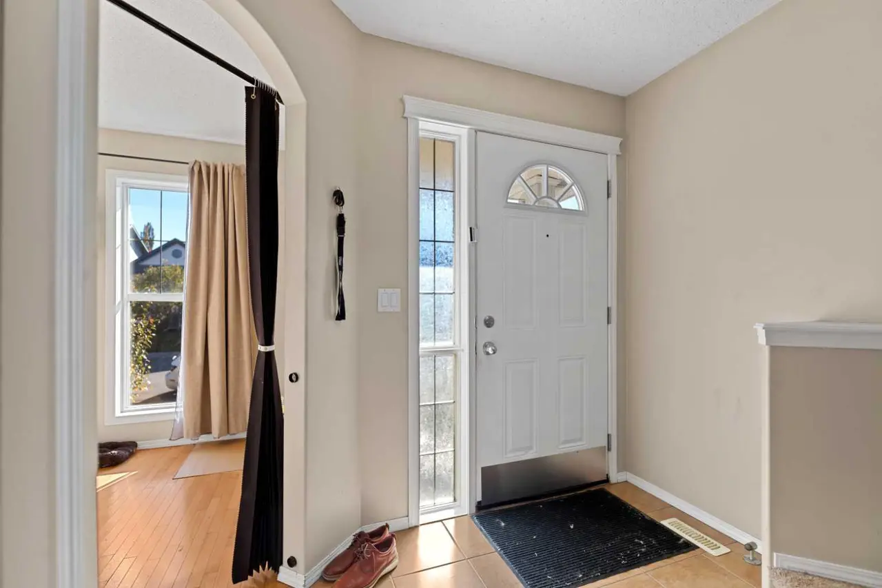 195 Cranberry Close SE