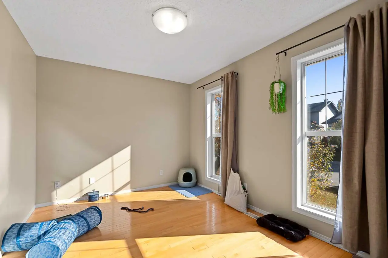 195 Cranberry Close SE