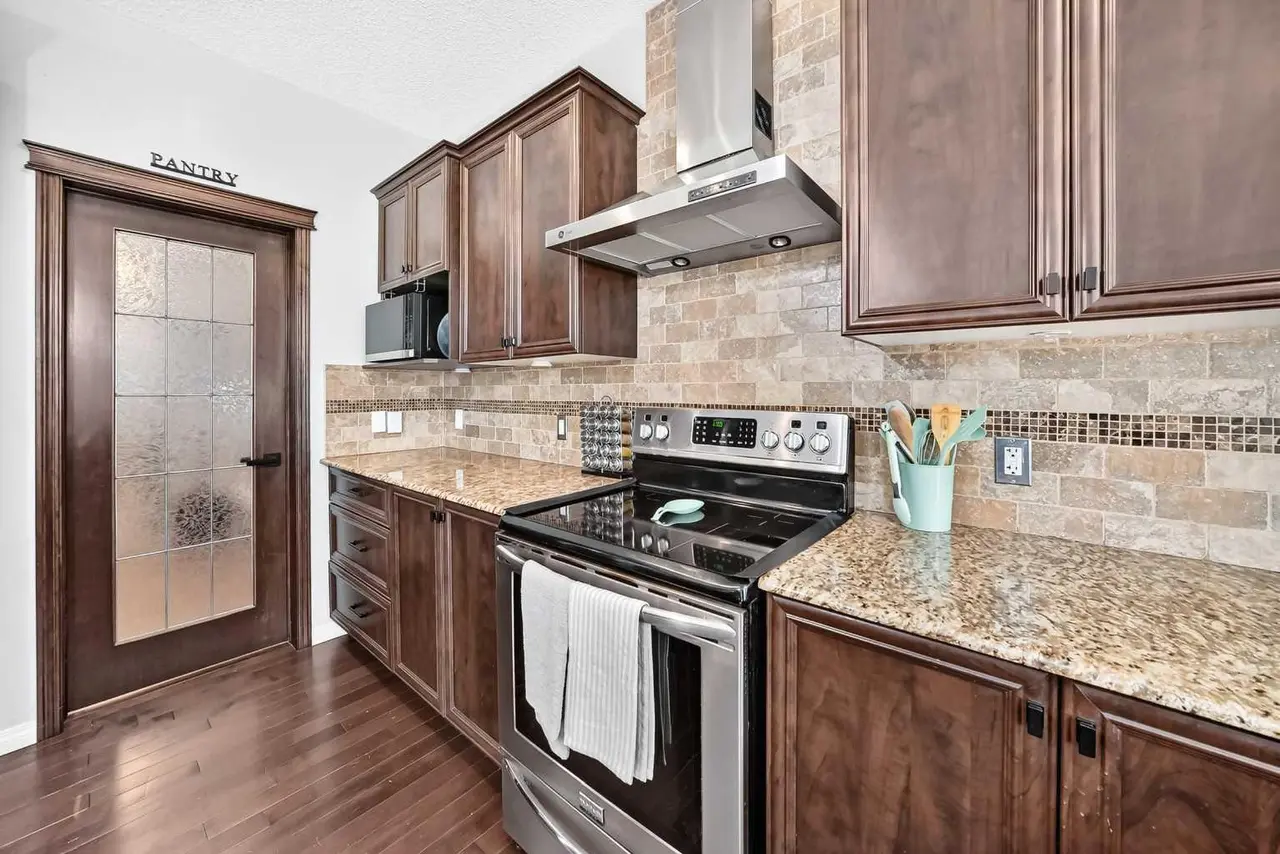 69 Morningside Circle SW