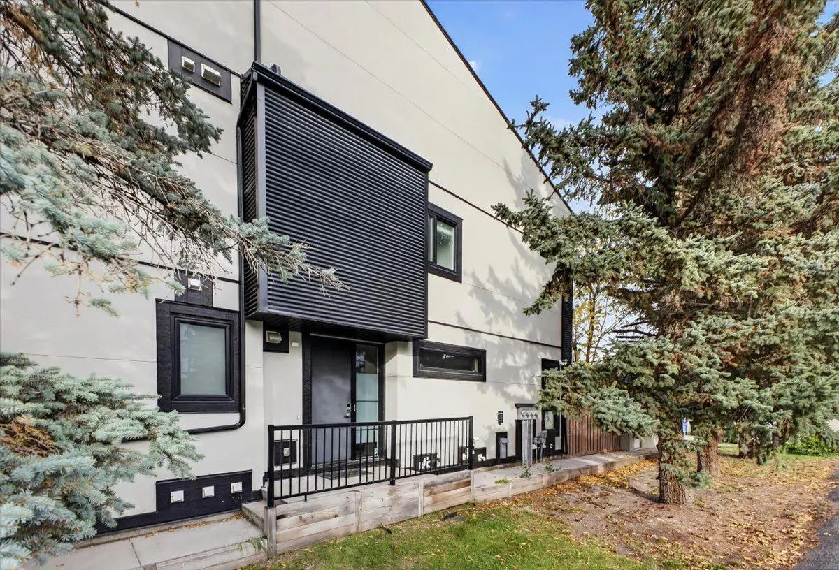 2, 840 McPherson Road NE