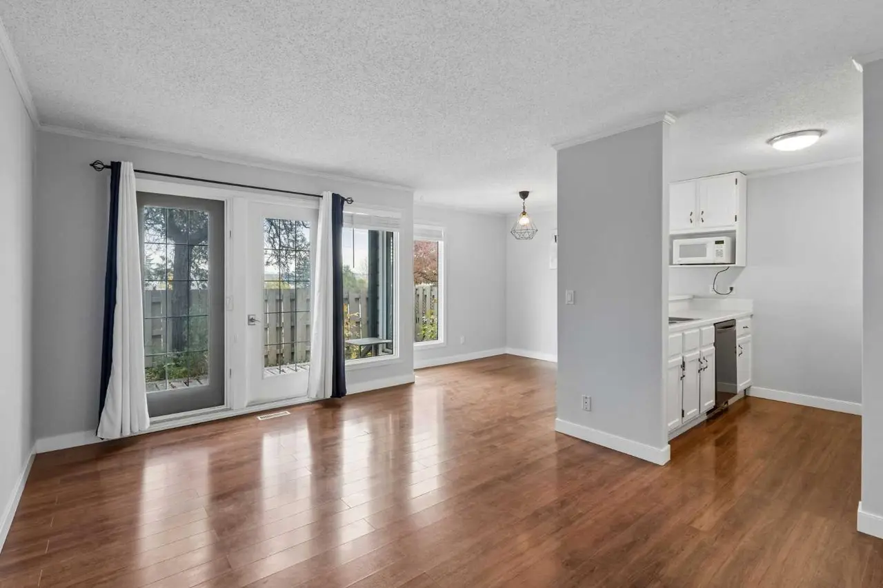 1, 99 Grier Place NE