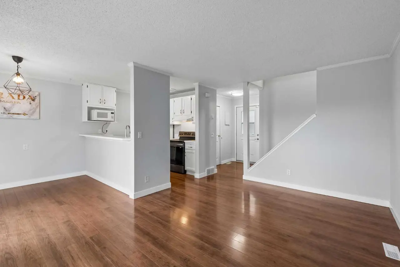 1, 99 Grier Place NE