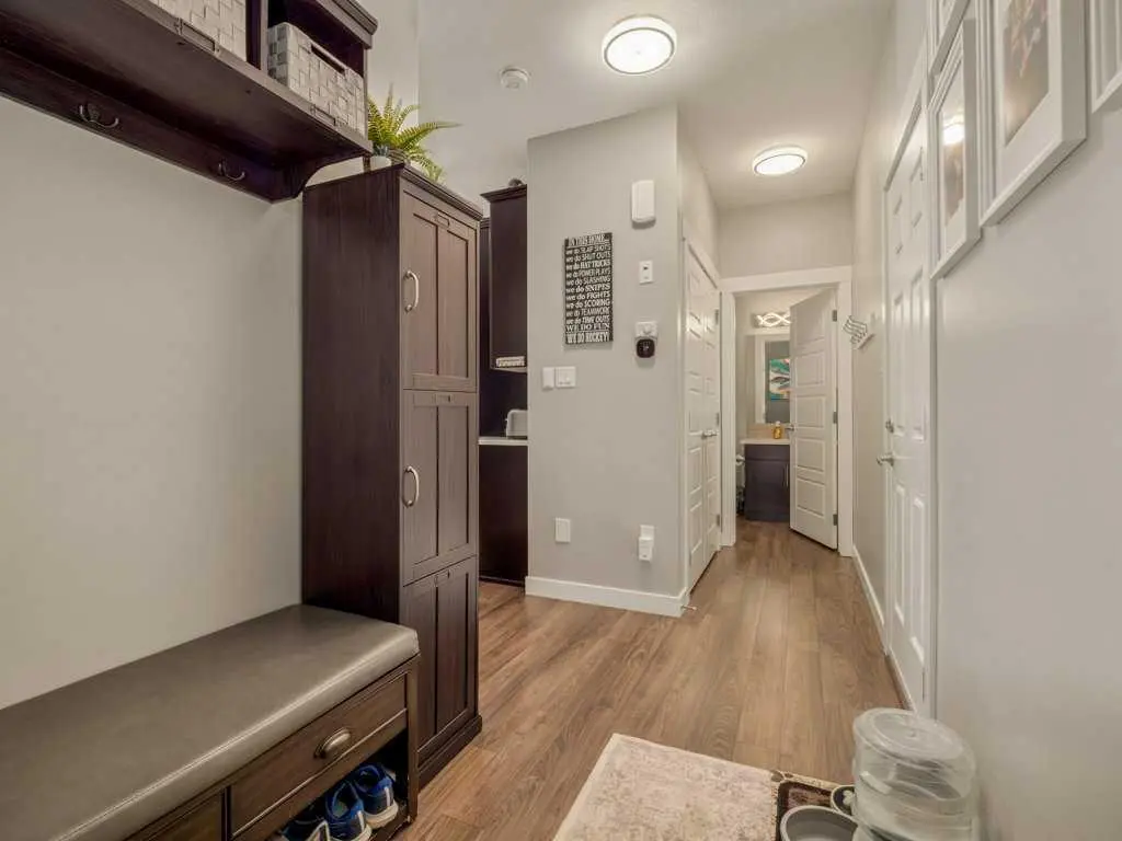 386 Moonlight Way W