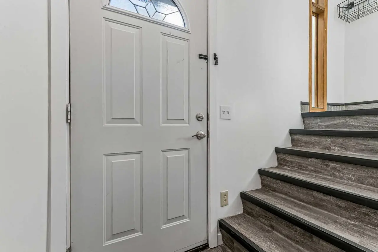 401, 3500 Varsity Drive NW