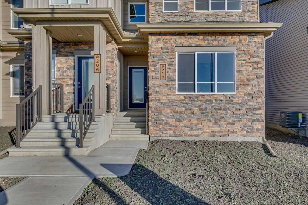 210 Heartwood Parade SE