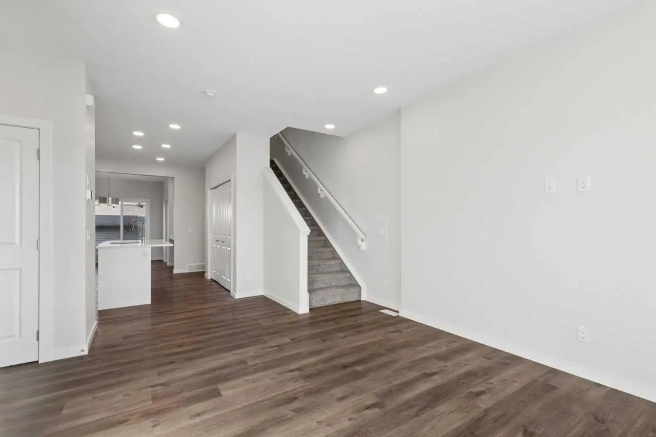 210 Heartwood Parade SE