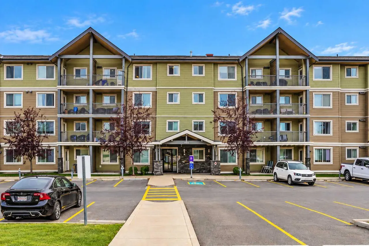 1204, 181 Skyview Ranch Manor NE
