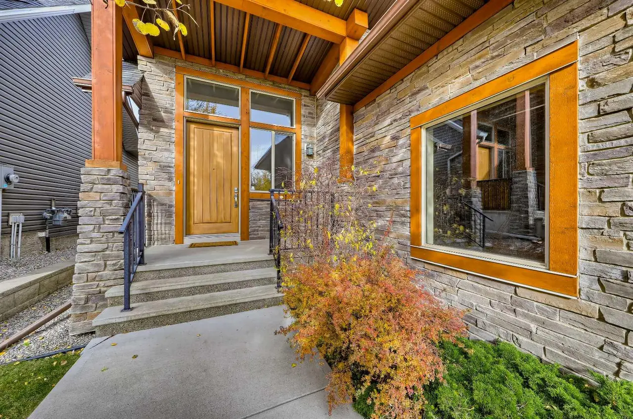 63 Cortina Villas SW