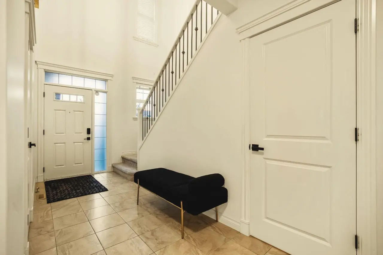 211 Auburn Sound Circle SE