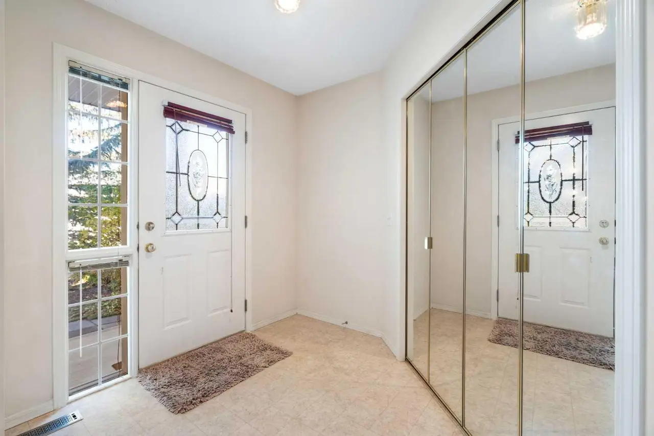 87 Citadel Meadow Grove NW