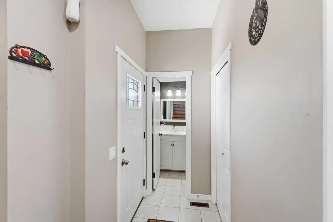 227 Abalone Place NE