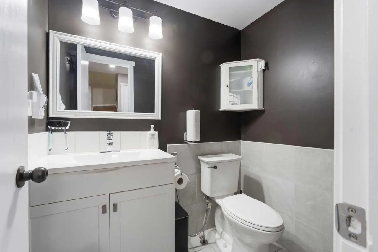 227 Abalone Place NE