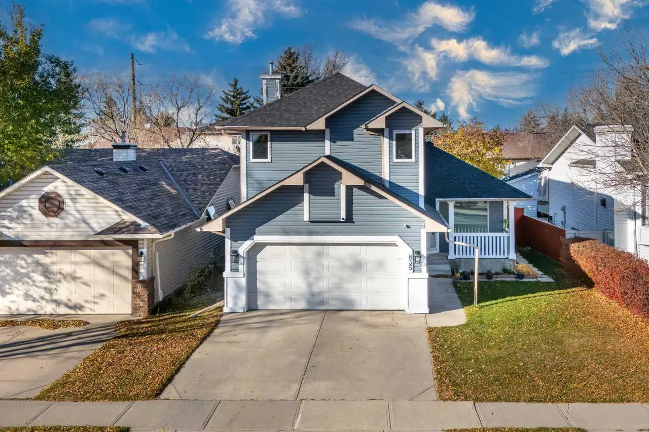 835 Coventry Drive NE