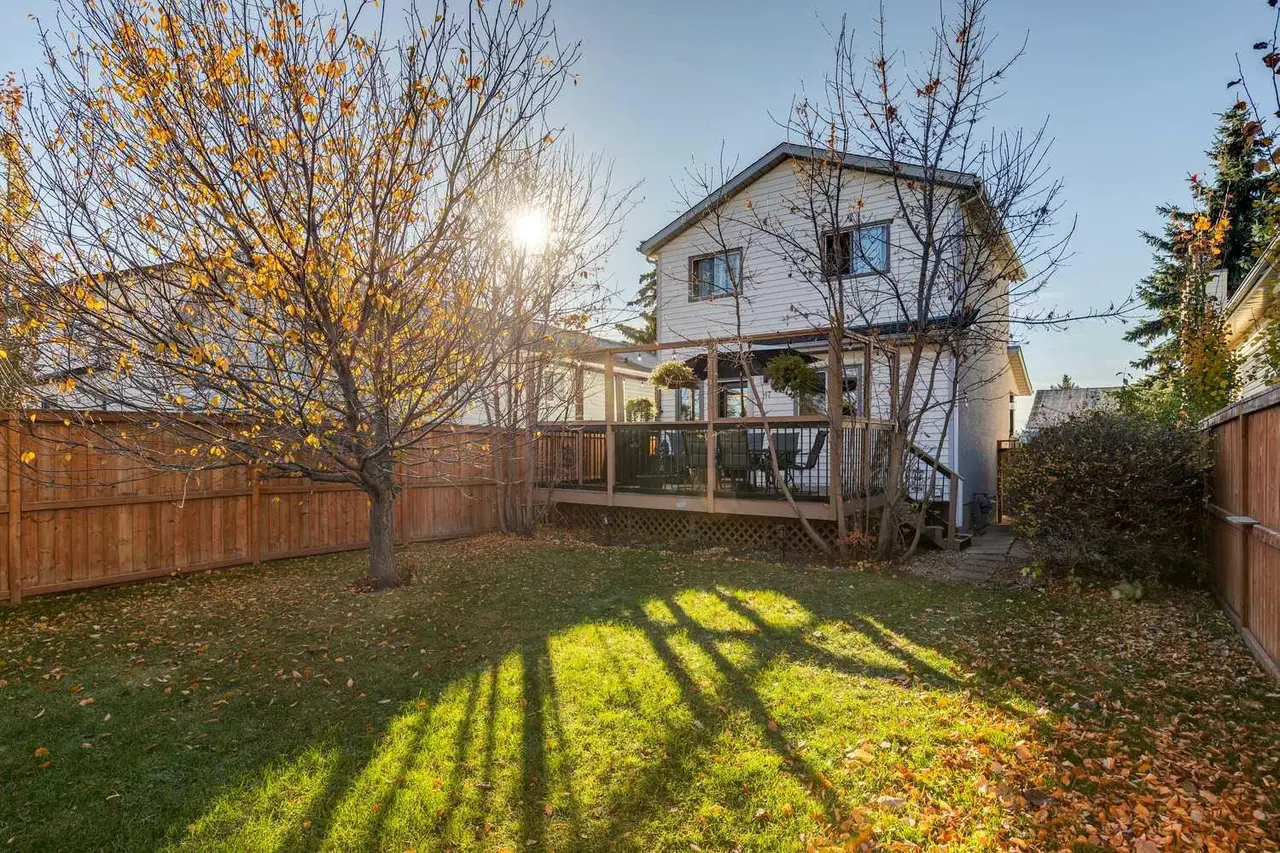 17 Shawglen Court SW