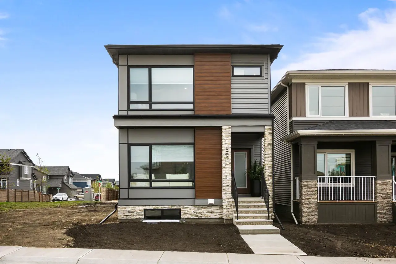 605 Lambeau Link SE